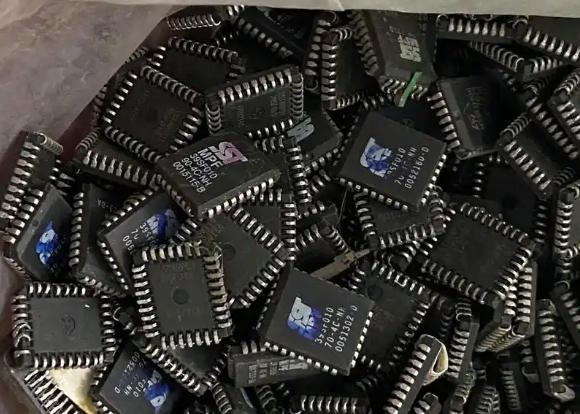 MCP1416T-E/OT: Анализ характеристик и руководство по применению высокоскоростных драйверов MOSFET